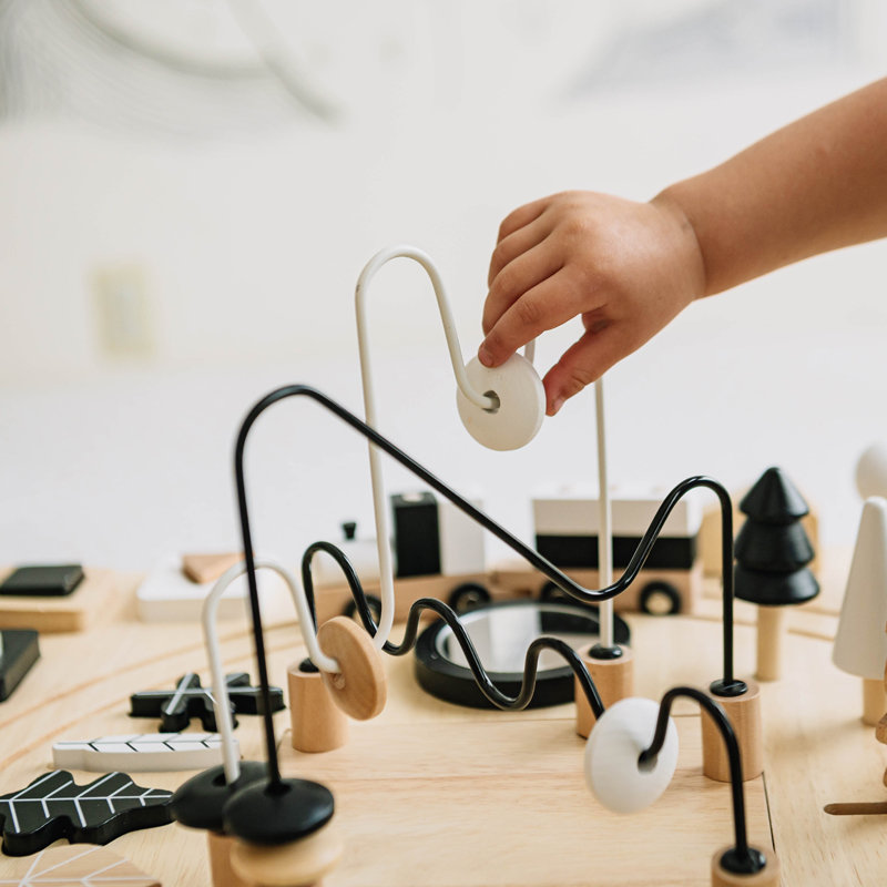 Wonder & Wise Awesome Activity Table.