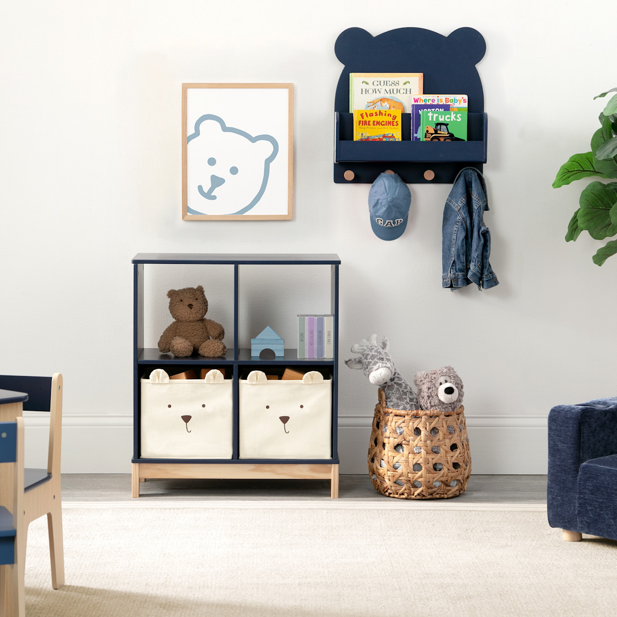 Delta Children babyGap Brannan Bear Wall Shelf with 4 Hooks - Navy.