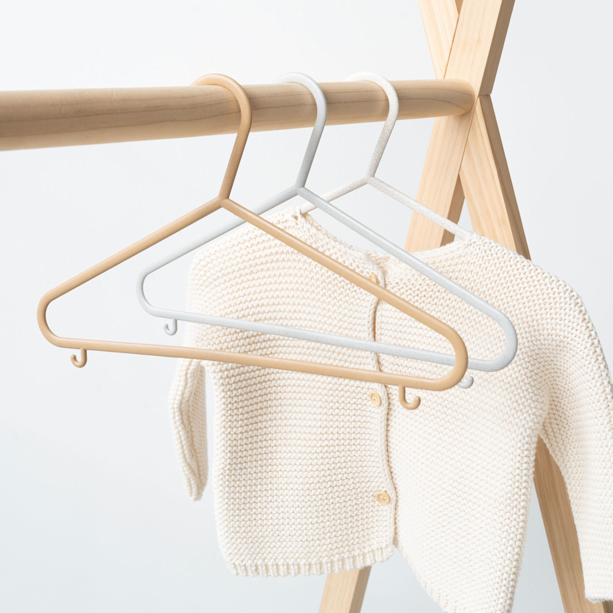 3 Sprouts Wheat Straw Hangers - Neutral Assorted, 30.