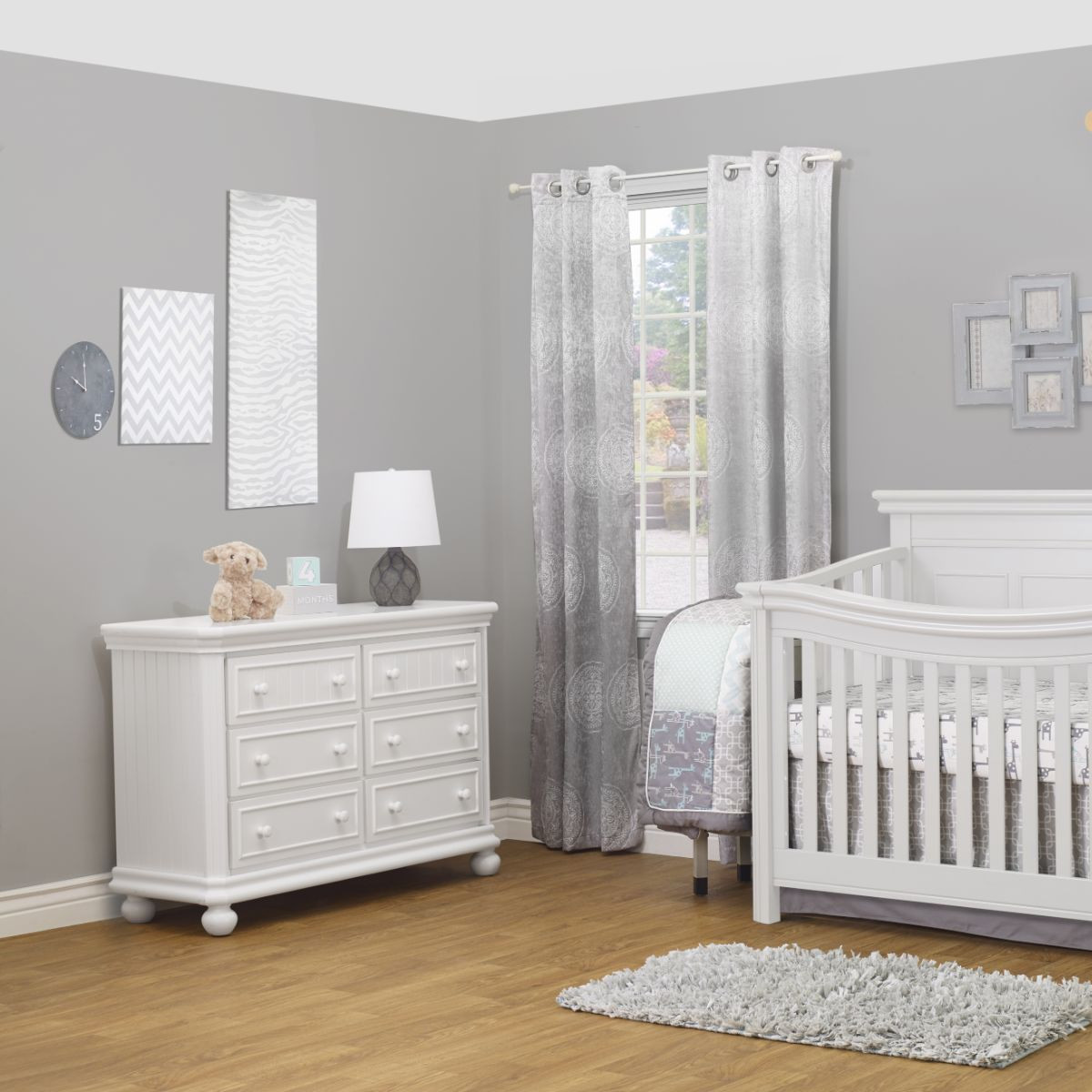 Sorelle Finley 6 Drawer Double Dresser - White.