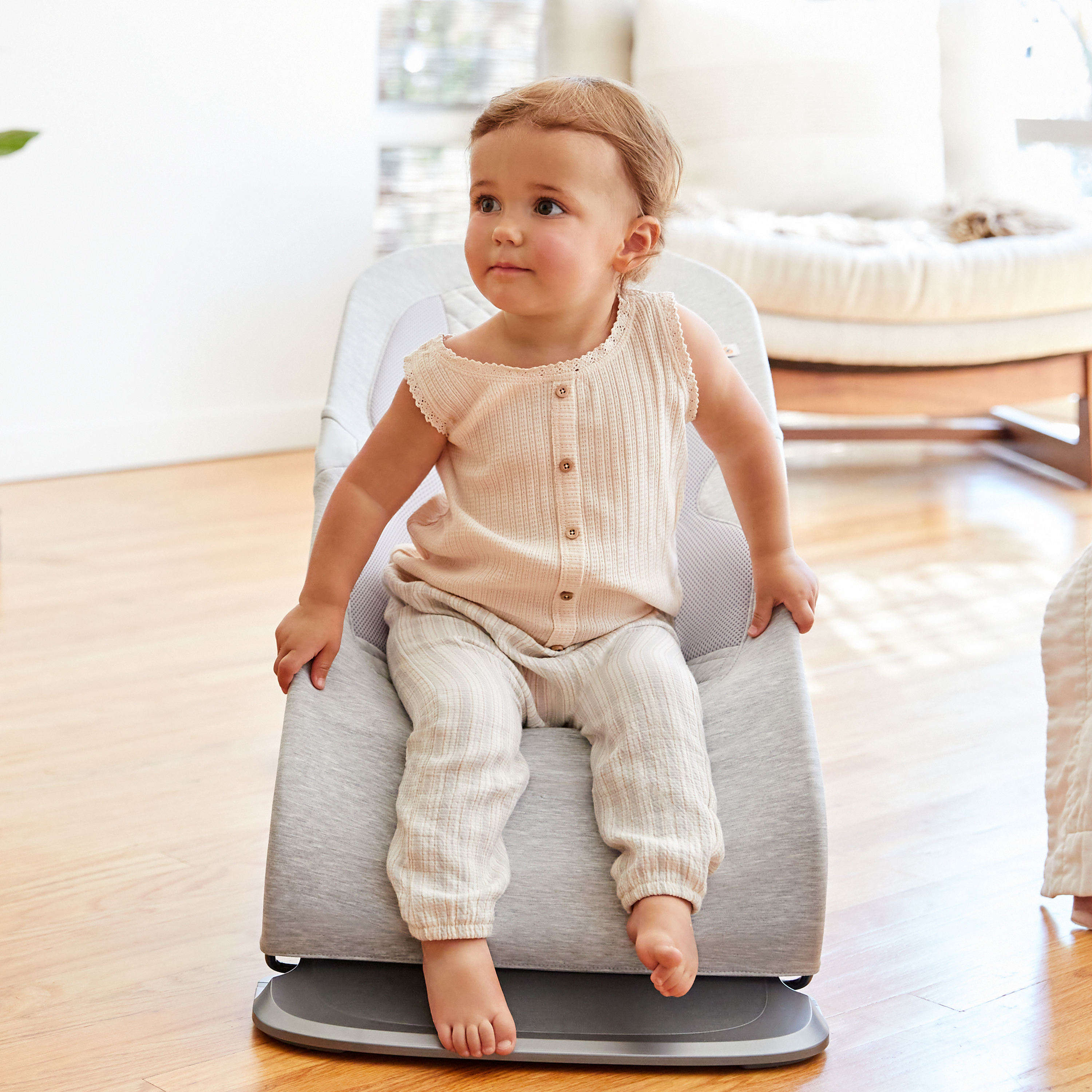 Ergobaby Evolve Bouncer - Light Heather Grey.