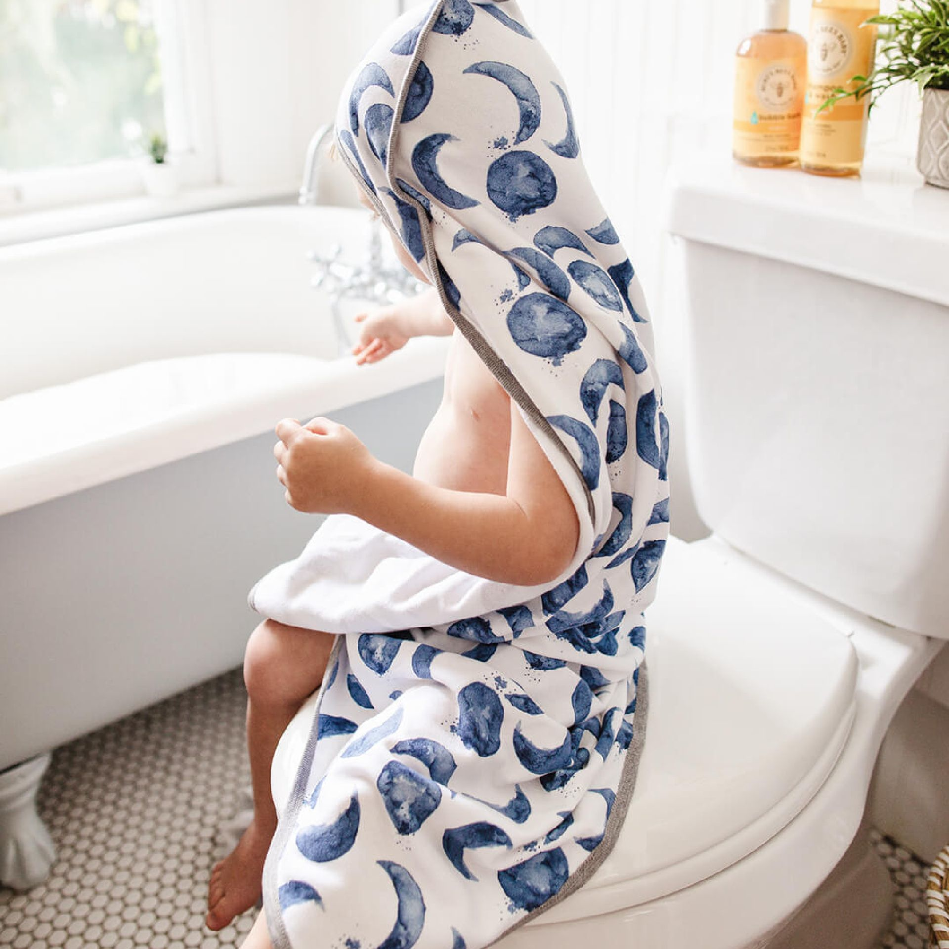 Burt's Bees Baby Organic SinglePly Hooded Towel (2 Pack) Hello Moon