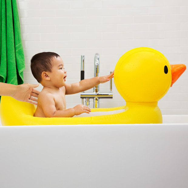 Munchkin White Hot Inflatable Duck Tub.