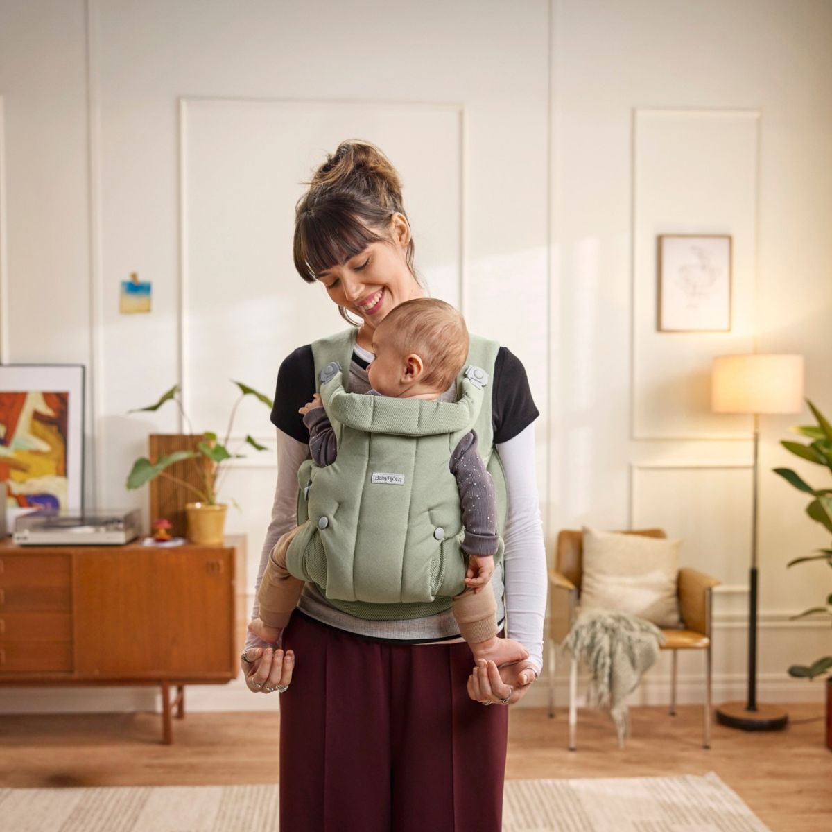 BabyBjörn Baby Carrier Hold - Light Green.