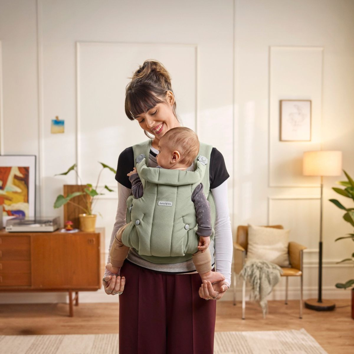 BabyBjörn Baby Carrier Hold - Light Green.