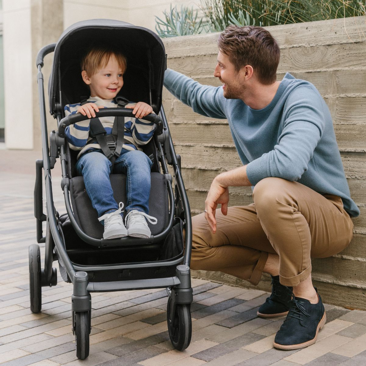 UPPAbaby MESA V2 Infant Car Seat & Cruz V2 Stroller Travel System