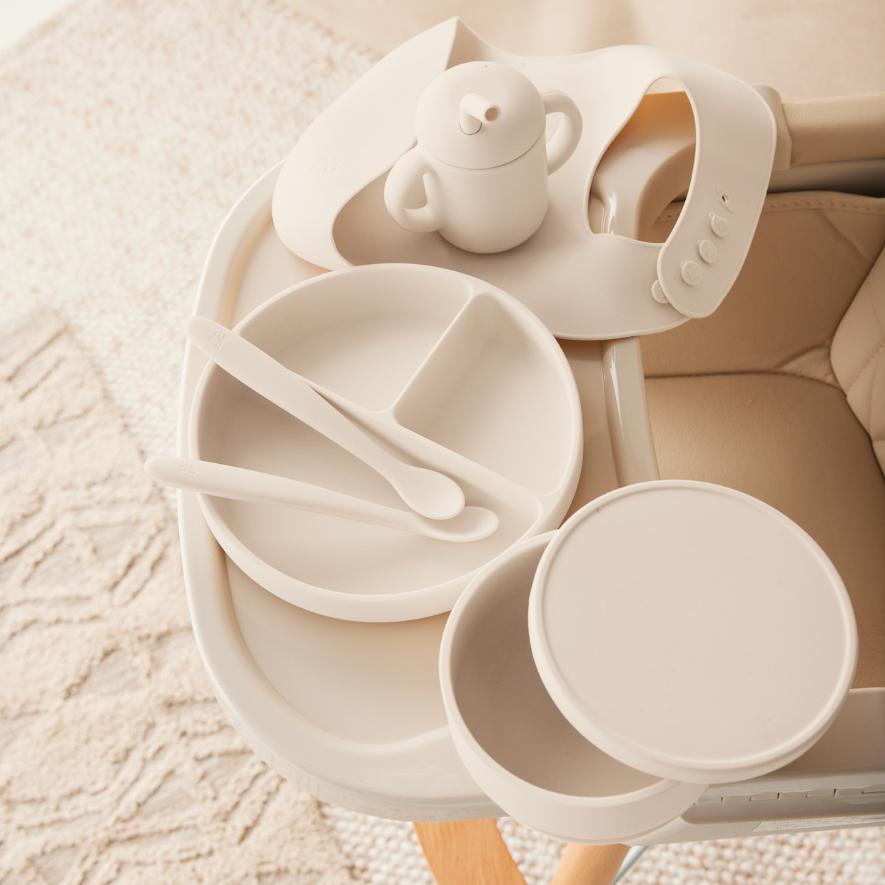 AEIOU Suction Divided Plate - Clay + Oat Milk.