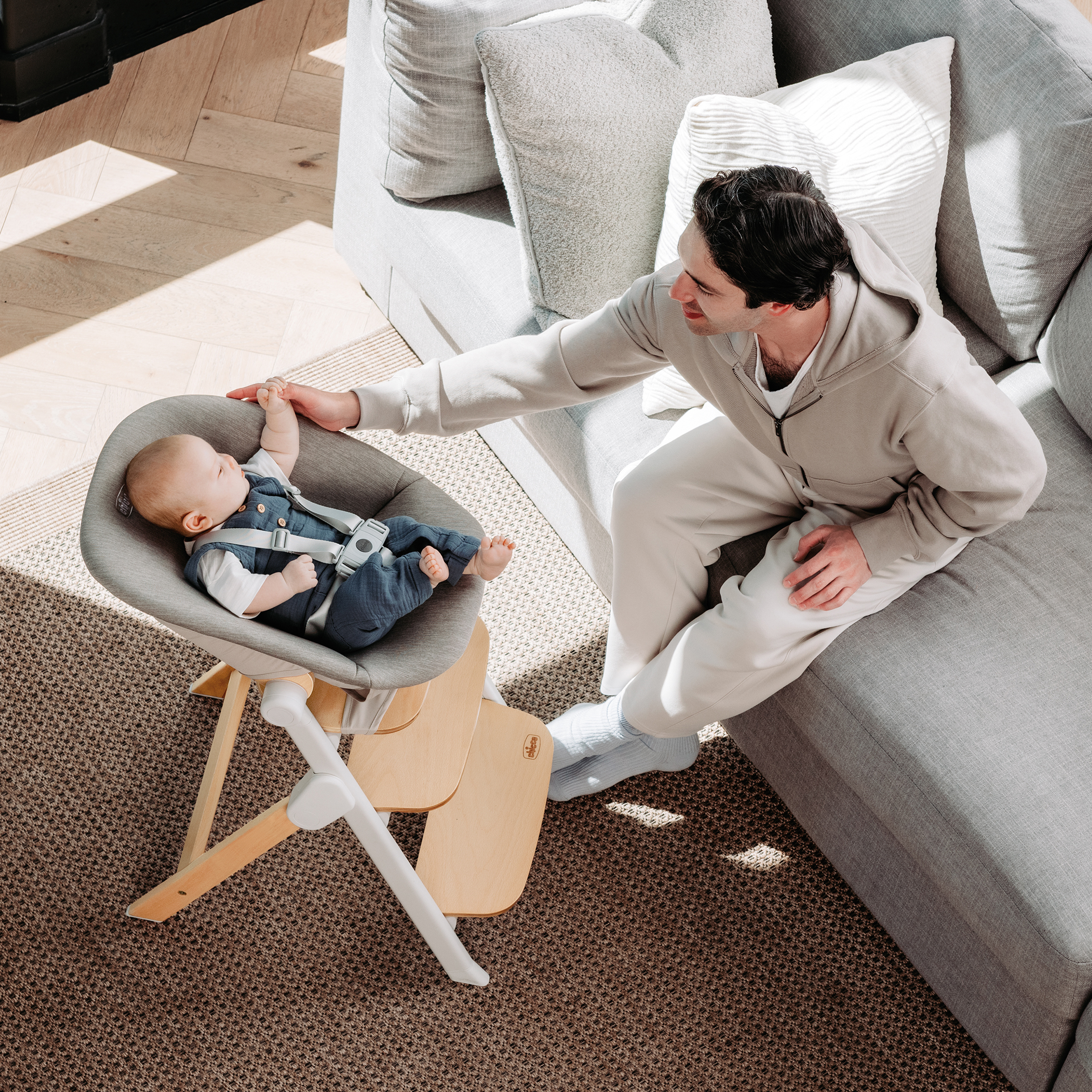 Chicco Wonder 4-in-1 Folding High Chair - Cloud.
