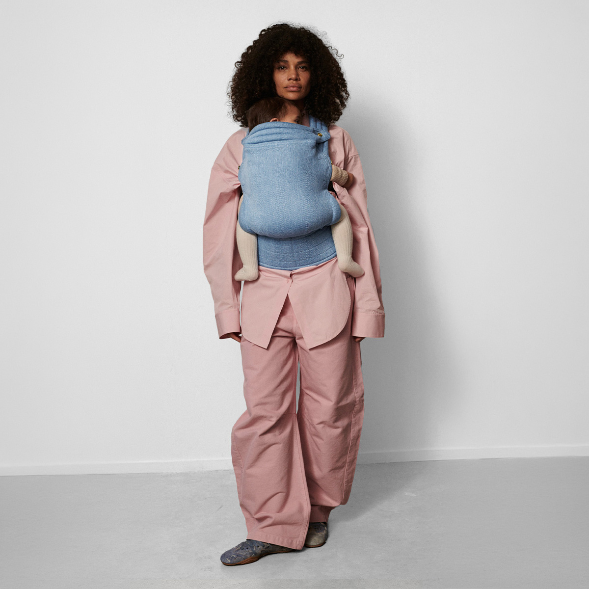 Artipoppe Zeitgeist Baby Carrier - Denim Light.