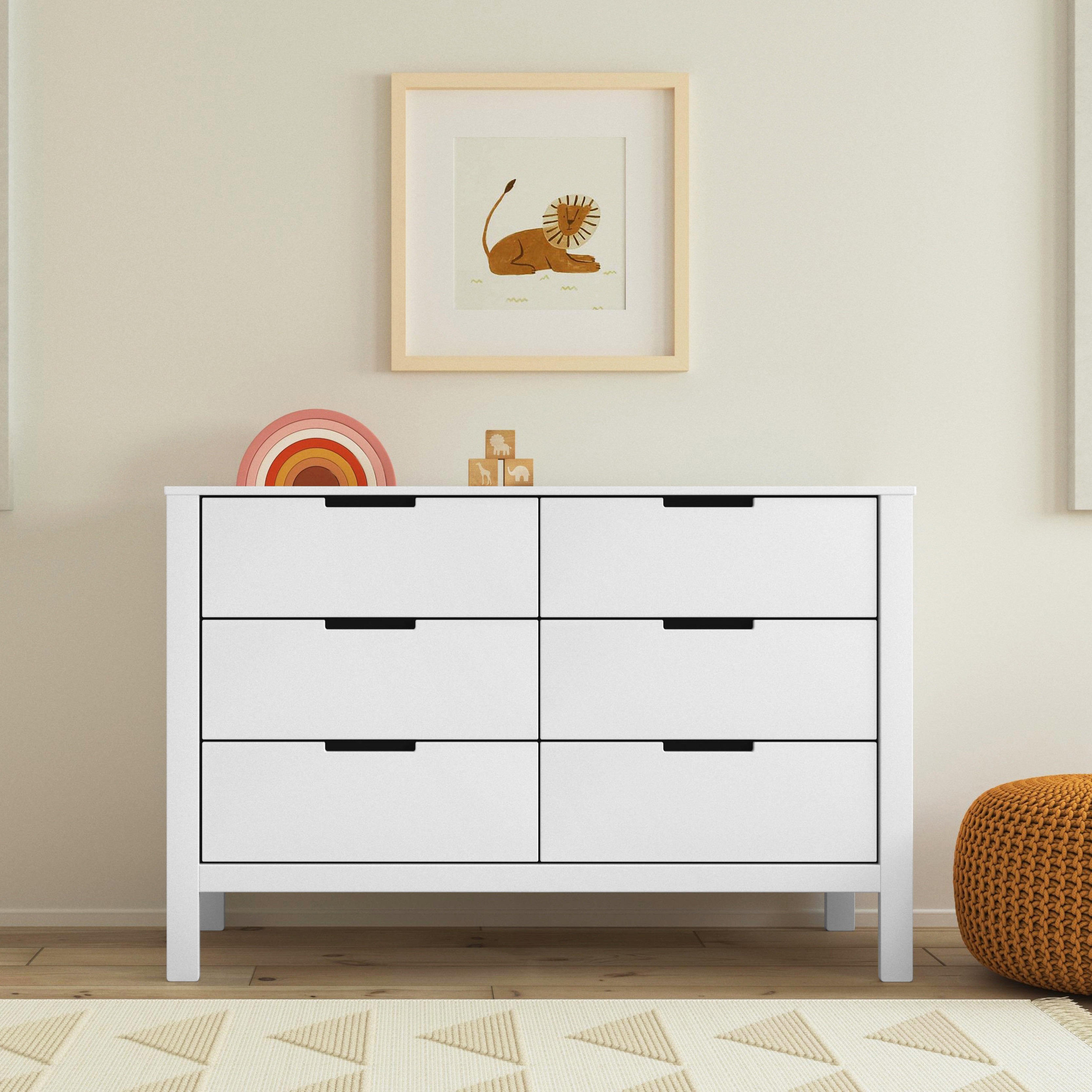 Carter's by daVinci Colby 6-Drawer Dresser - White.