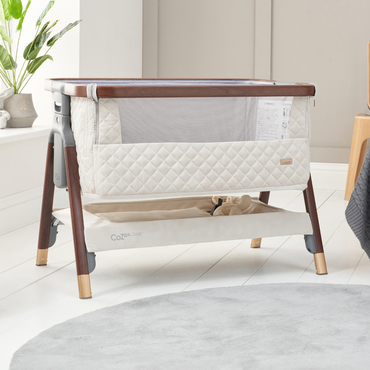 Tutti Bambini CoZee Luxe Bedside Crib - Walnut/Cream.