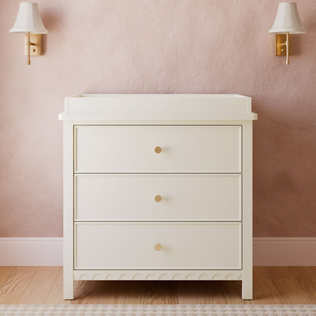 Graco Sasha 3 Drawer Chest with Changing Topper.