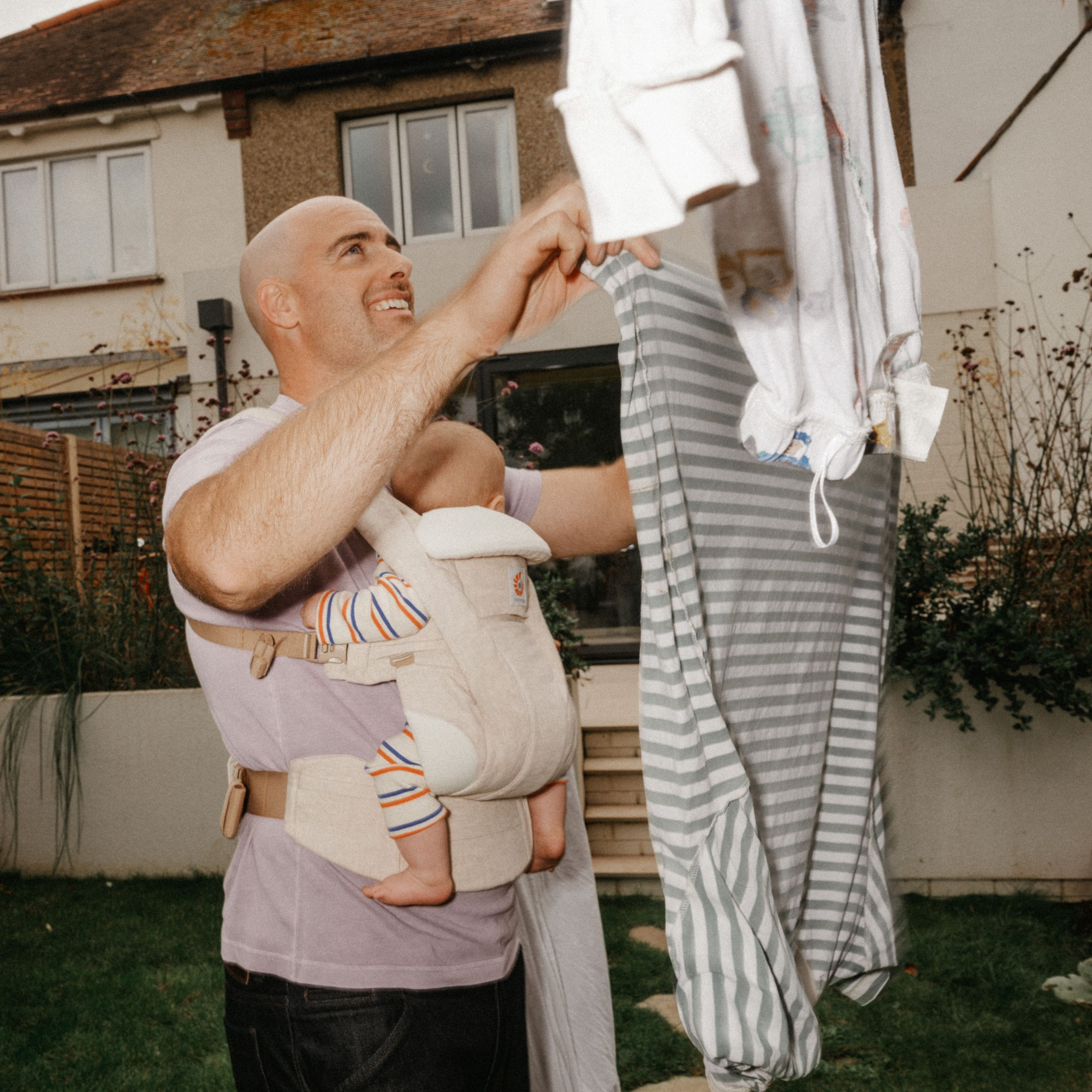 Ergobaby Omni Deluxe Carrier - Natural Linen.