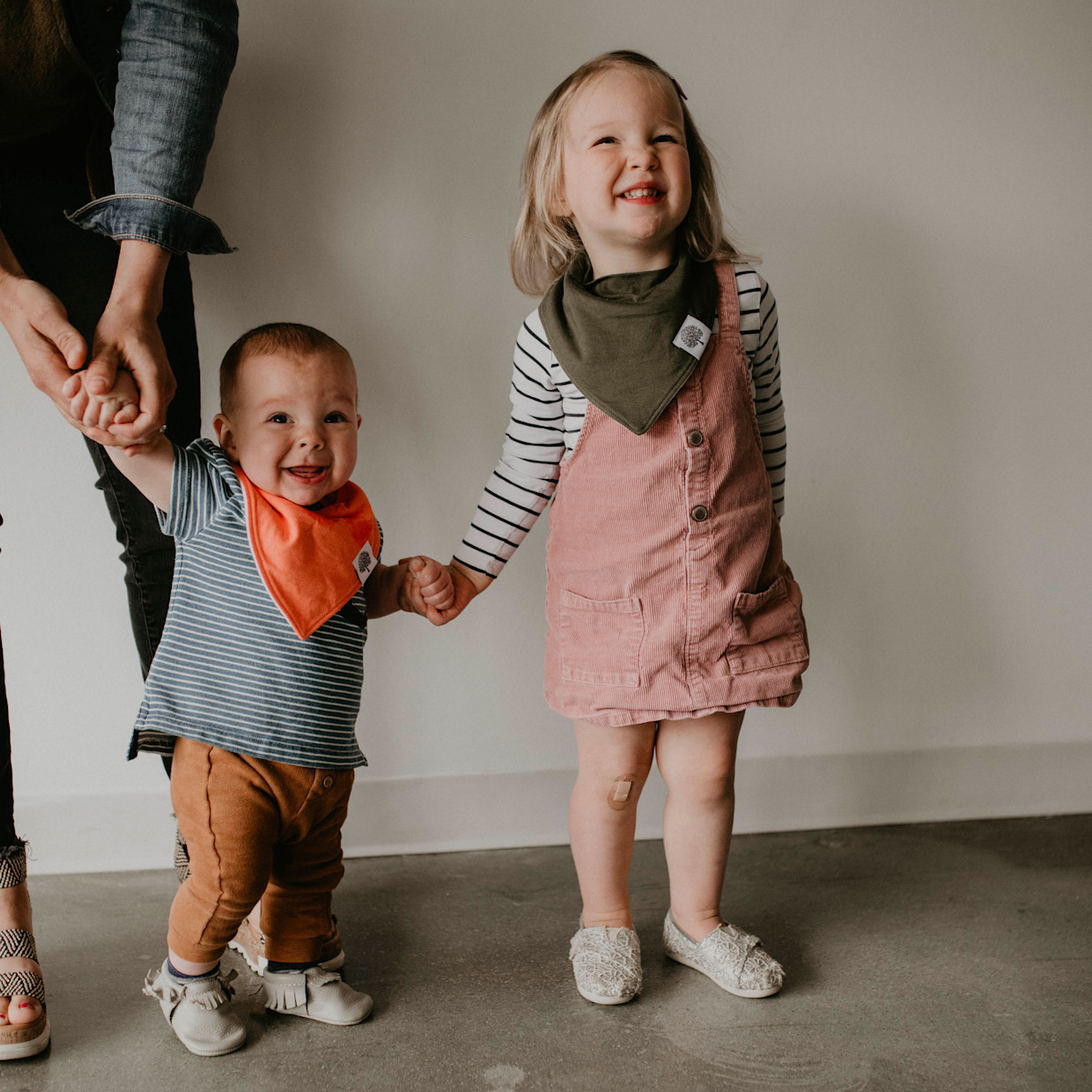 Parker Baby Co. Bandana Bib Set (8-Pack) - Estes Set.