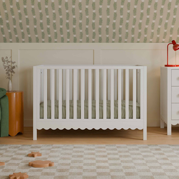 daVinci Sammy Scallop 4-in-1 Convertible Crib.