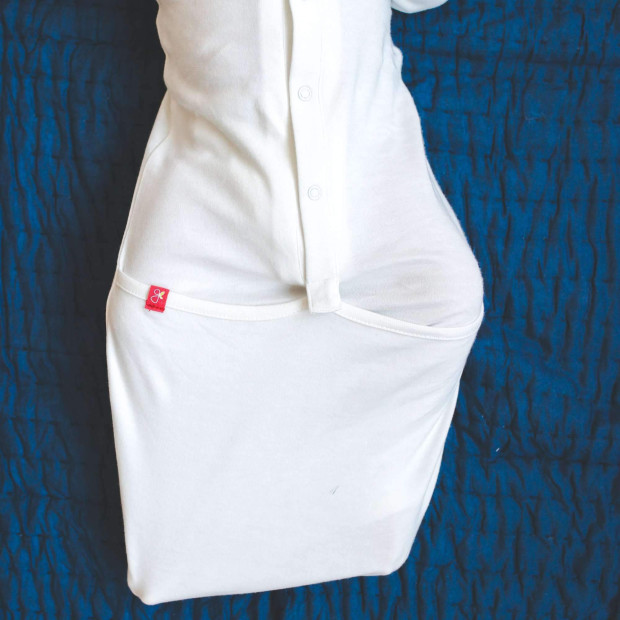 Goumi Kids 24 hr Convertible Sleeper Baby Gown - Diamond Dots Cream, 0-3 Months.