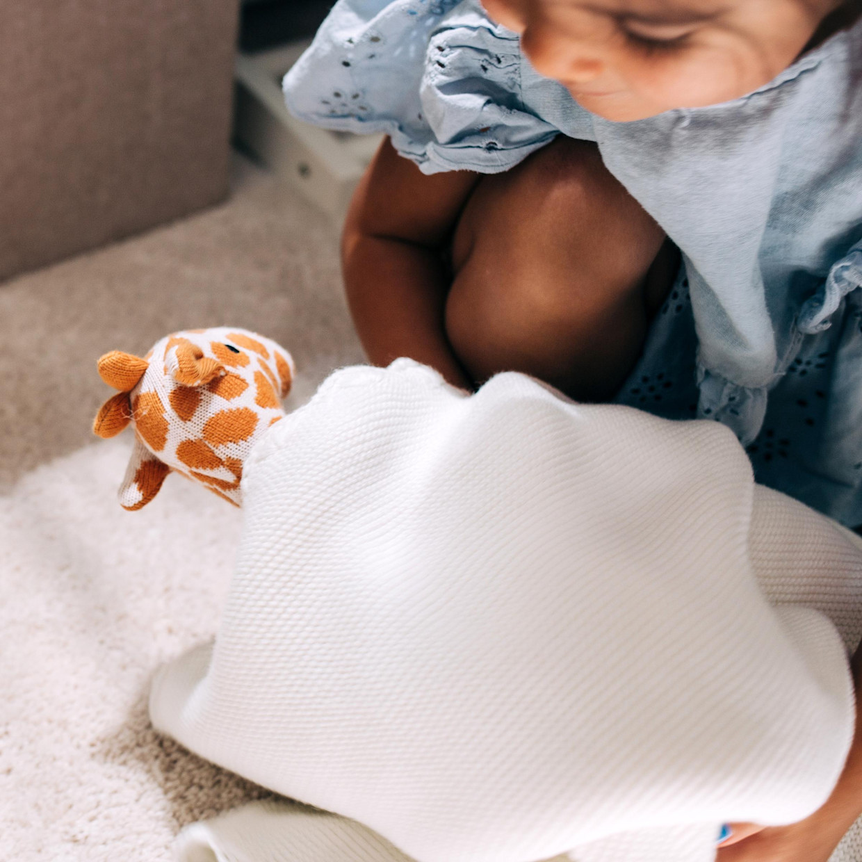 Loomsake Stuffed Animal - Giraffe.