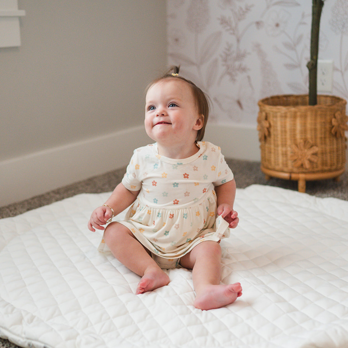 Poppyseed Play Extra Padded Round Play Mat - Gray Triangle.