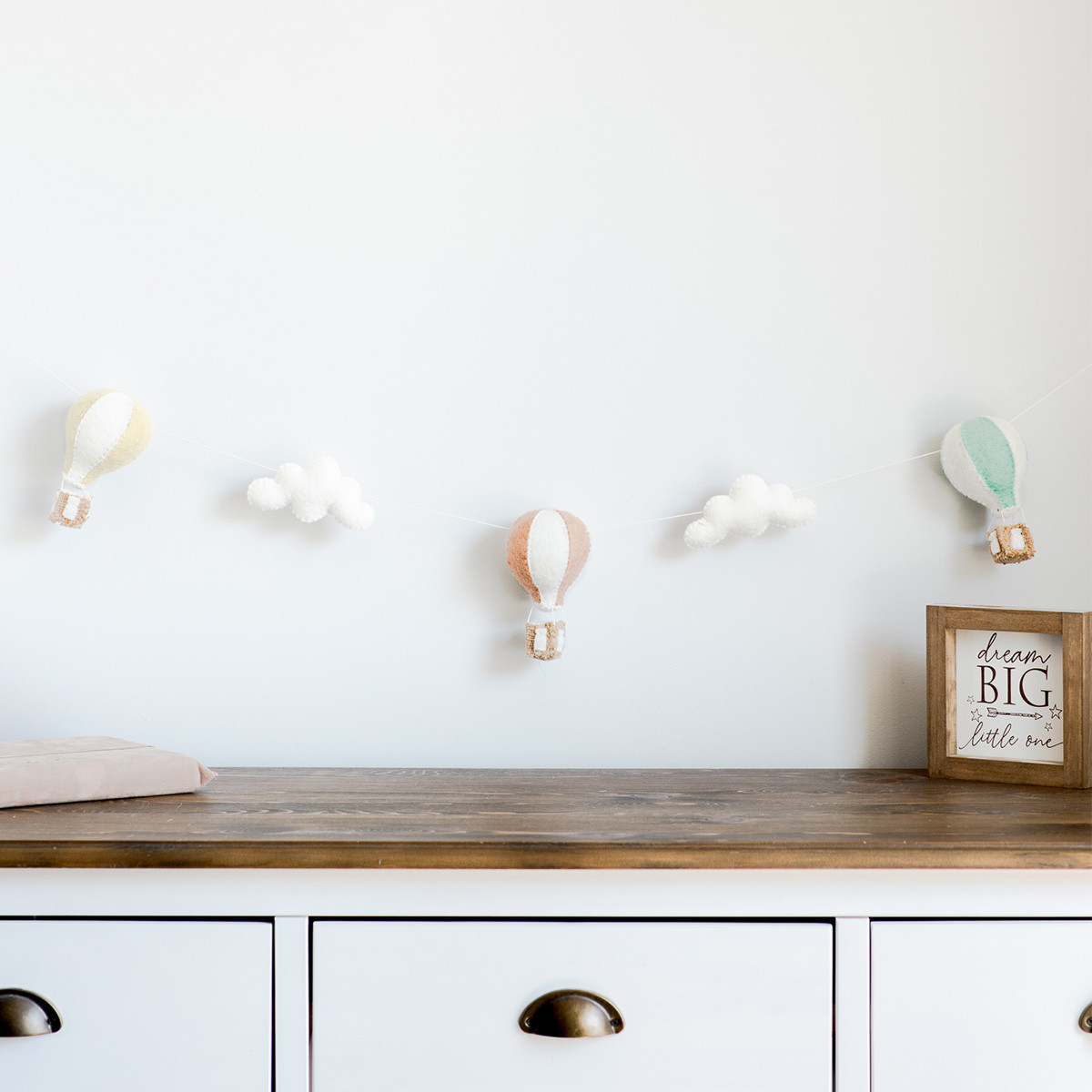 Nivas Garland - Hot Air Balloon.