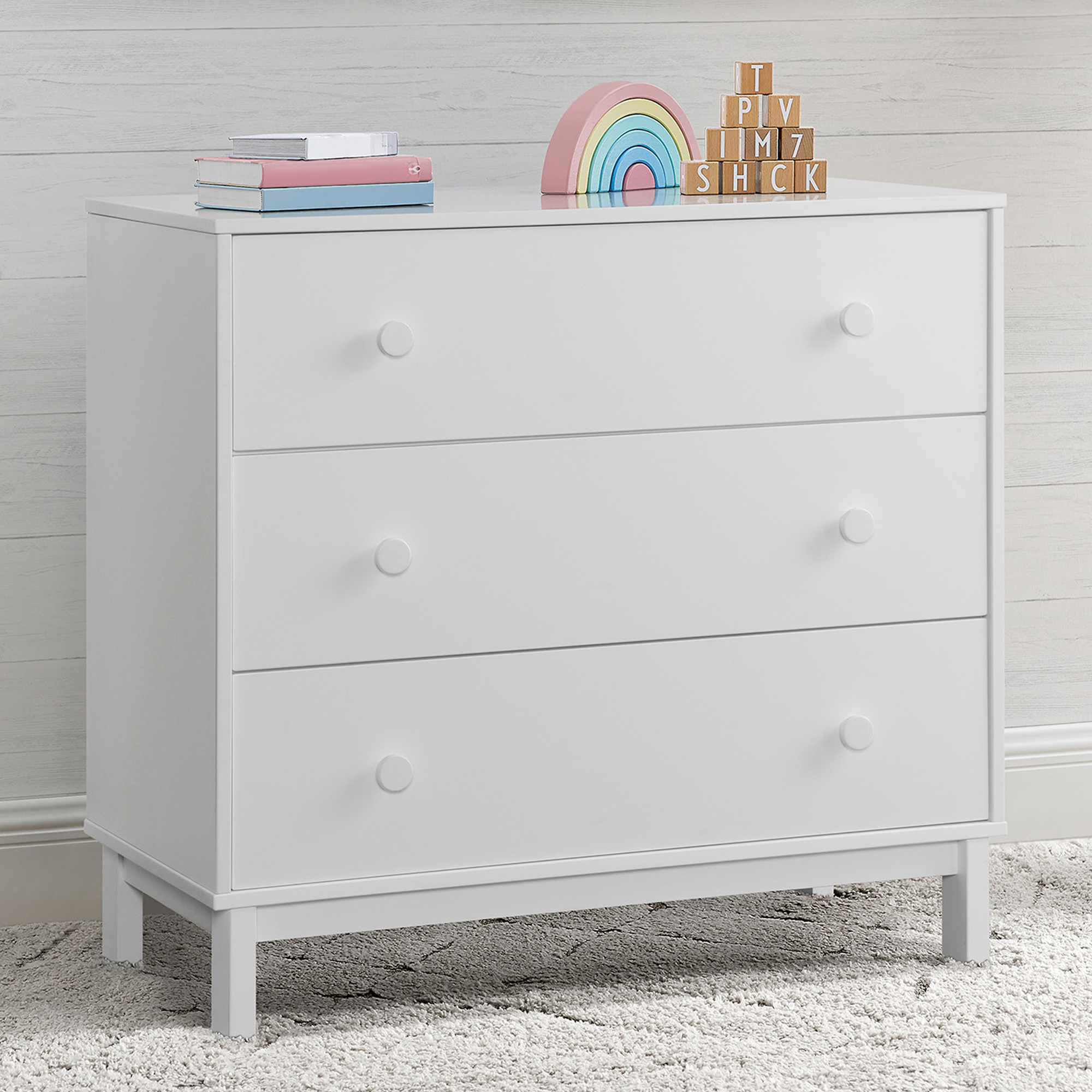 Delta Children babyGap Legacy 3 Drawer Dresser with Interlocking Drawers.