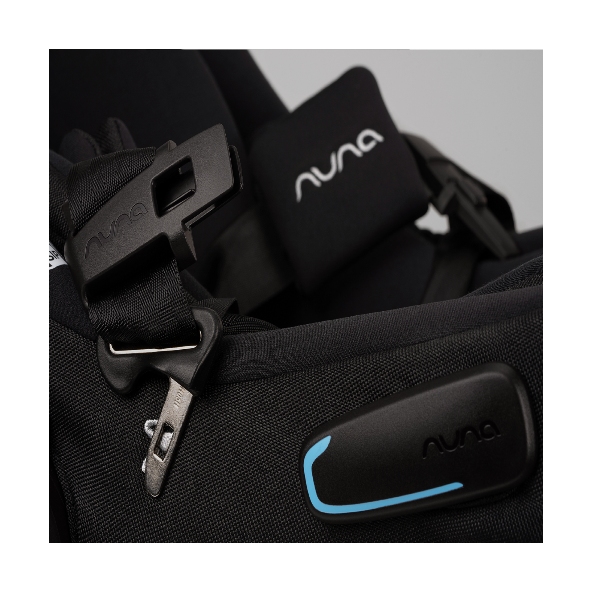 Nuna PIPA aire rx & Car Seat Base Bundle - Caviar/Cognac.