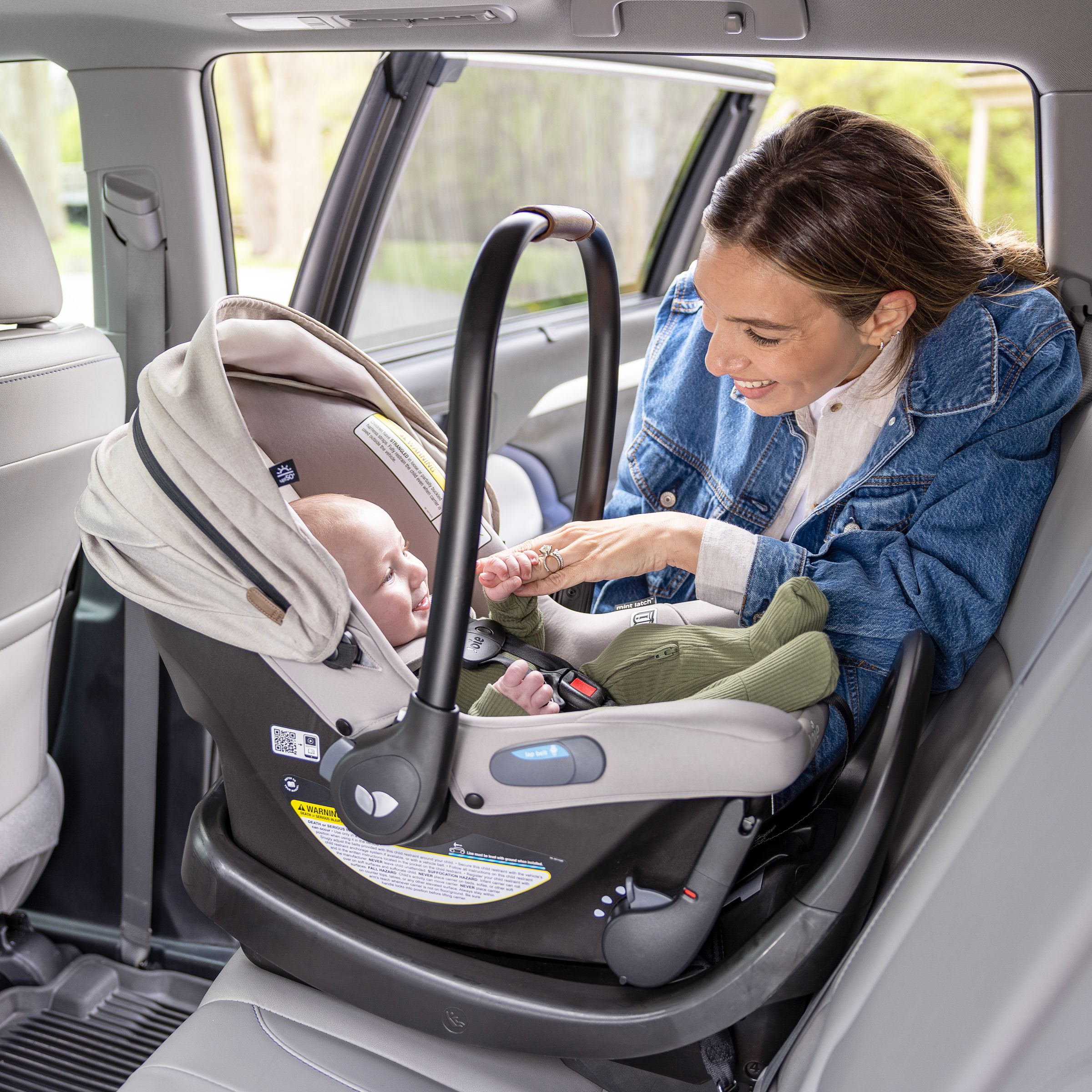 Joie Base Ar - Black.