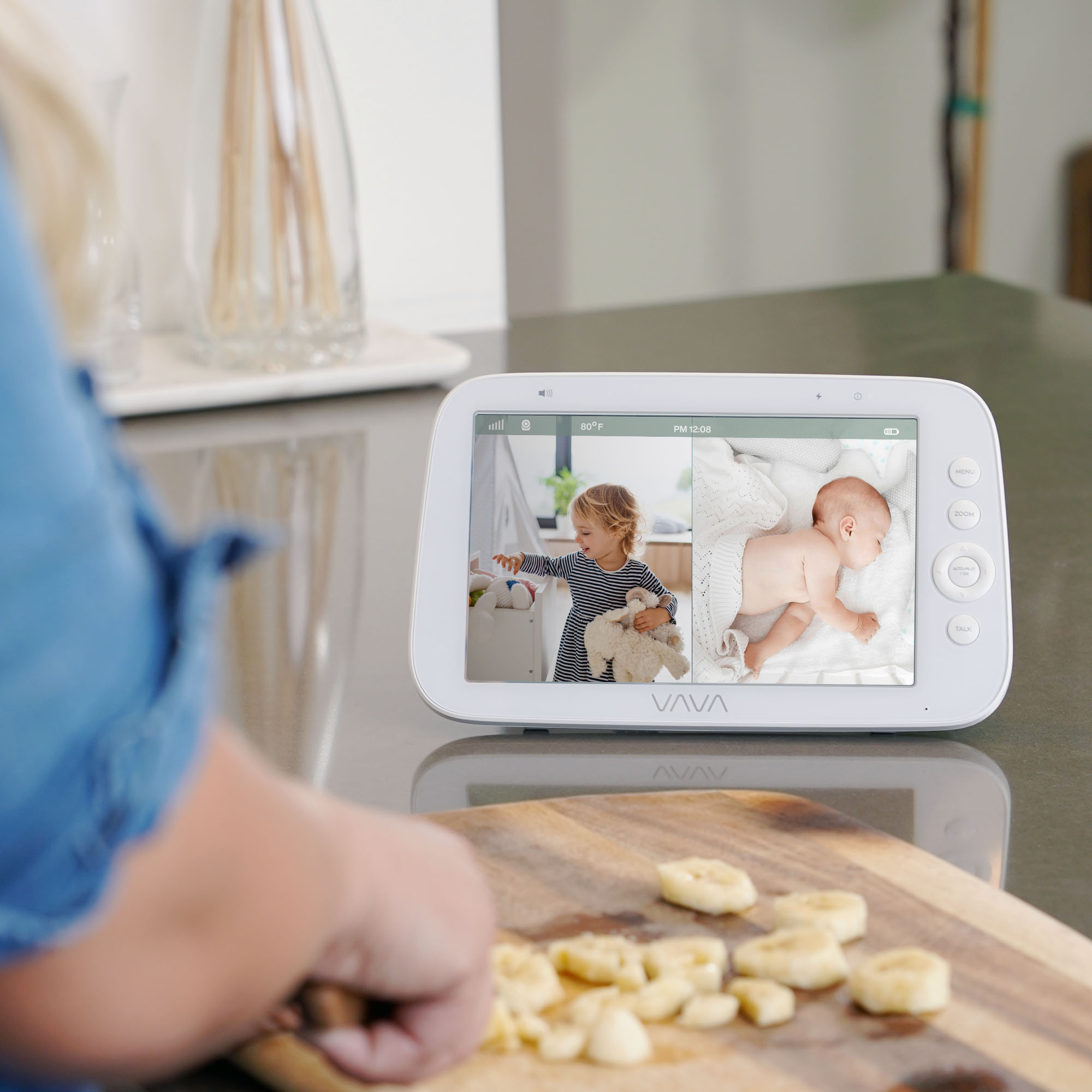 VAVA 8" 1080P HD Video Baby Monitor Split View, Night Vision, Zoom/Pan/Tilt & 2-Way Audio (IH020) - White.