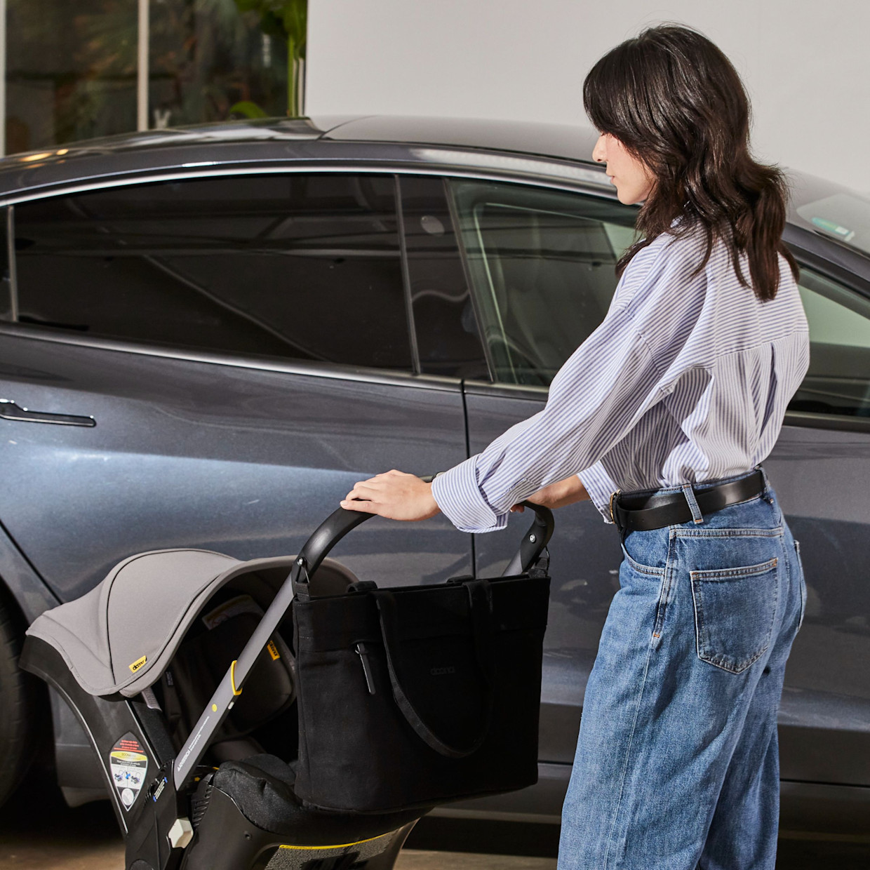 Doona Essentials Tote Bag for Infant Car Seat & Stroller - Essentials Bag For Infant Car Seat & Stroller.