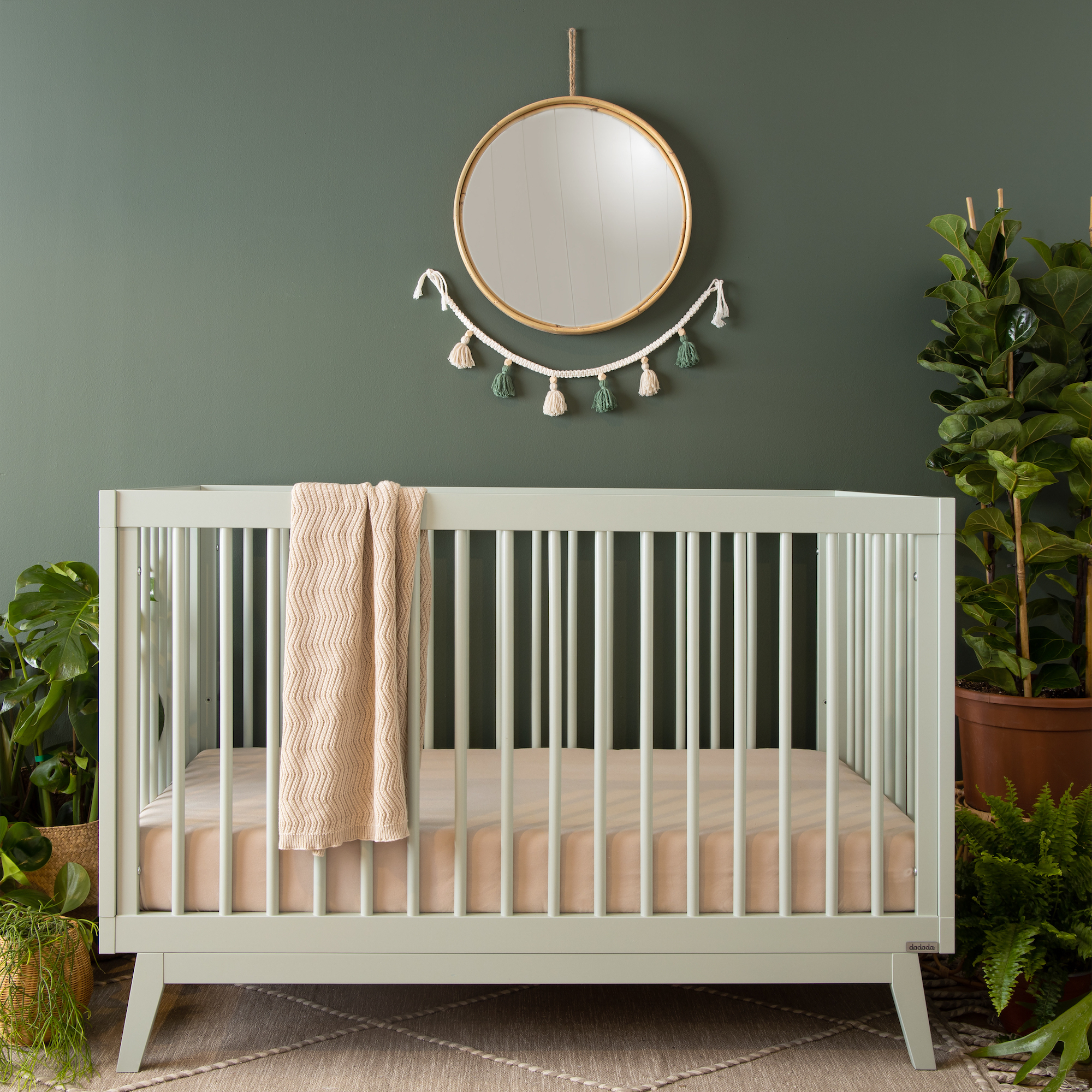 dadada Soho 3-in-1 Convertible Crib - Sage.