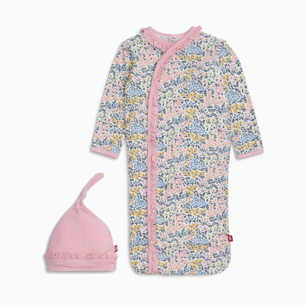 Magnetic Me Modal Magnetic Gown & Hat Set.