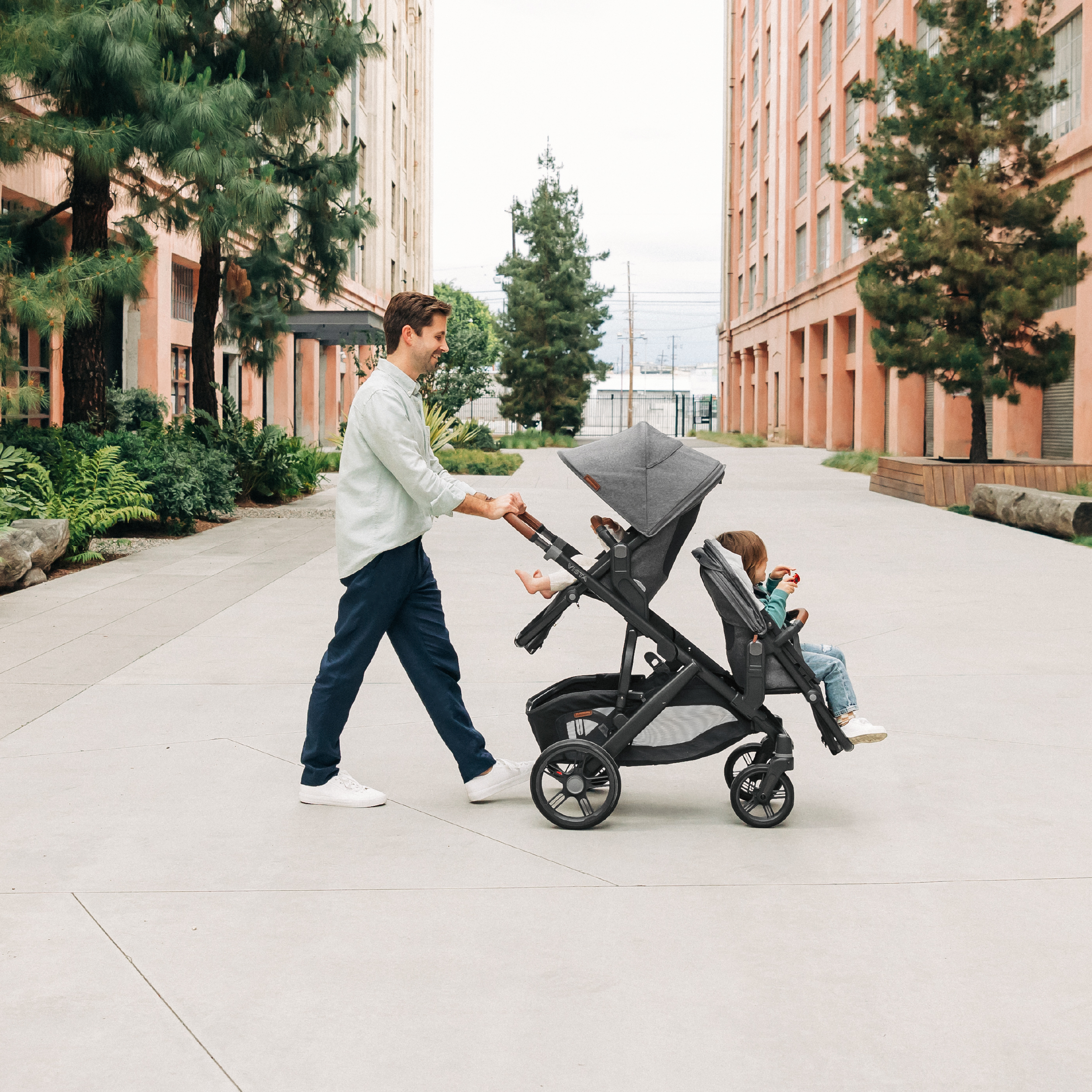 UPPAbaby Vista V3 Stroller, RumbleSeat V3 & Upper Adapters - James.