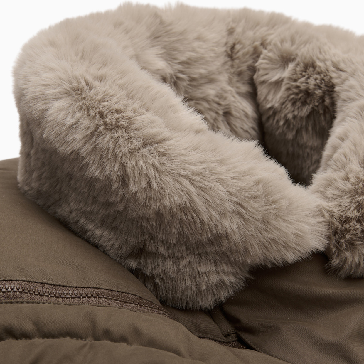 7AM Enfant Car Seat Cocoon - Moss Brown/Greige Fur.