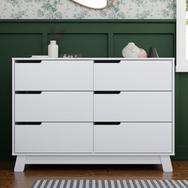 babyletto Hudson 6-Drawer Double Dresser - White.