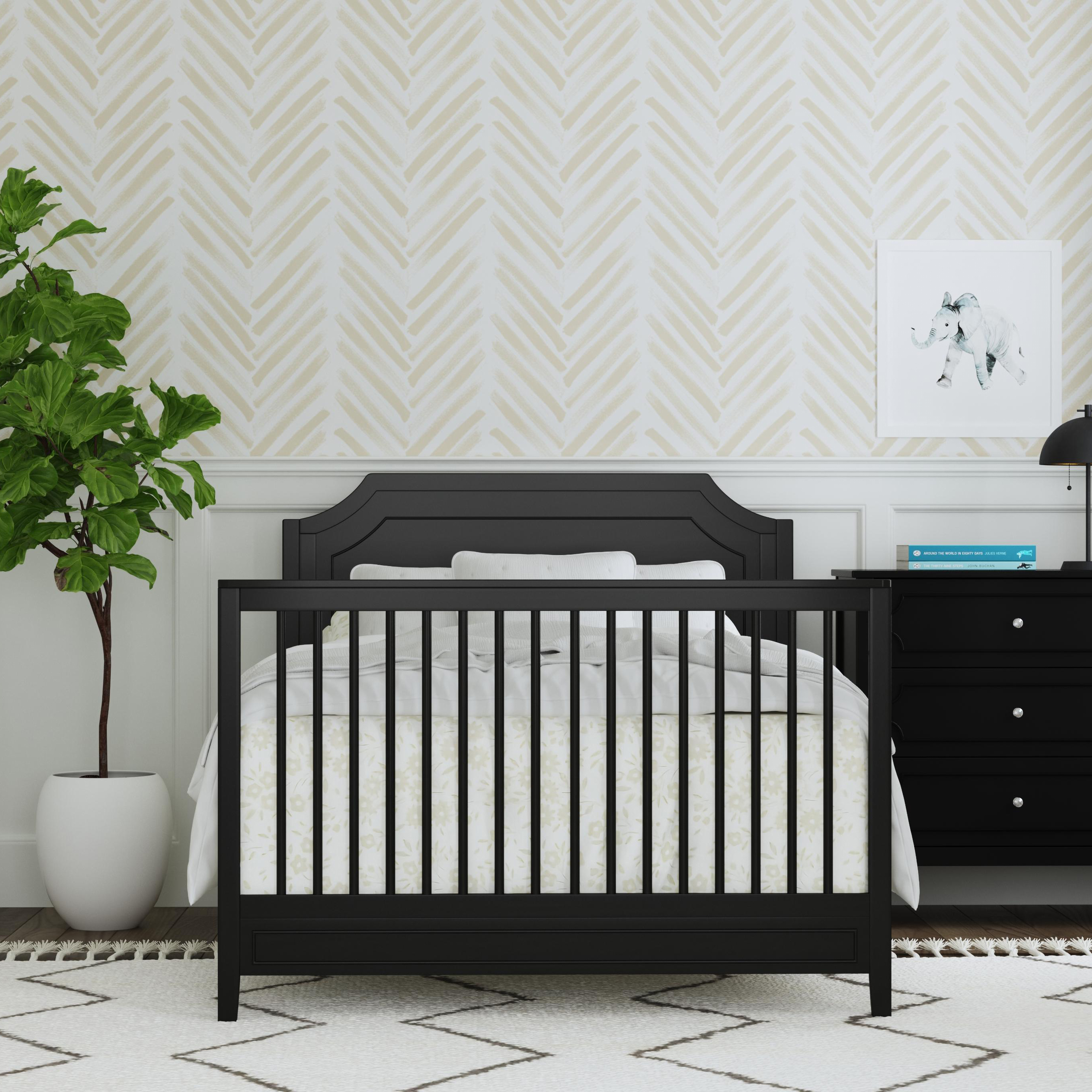 daVinci Chloe Regency 4-in-1 Convertible Crib - Ebony.