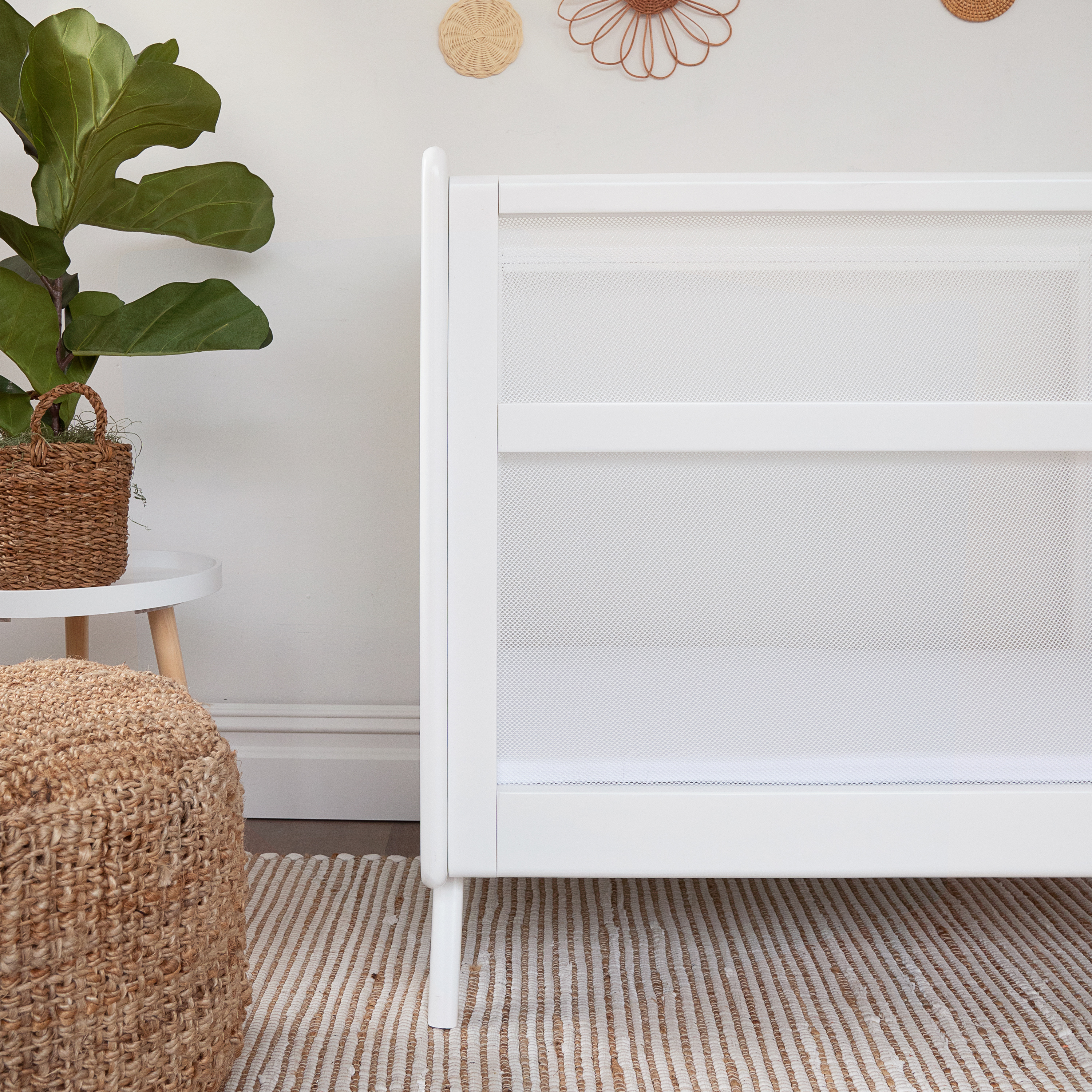 Halo 2-in-1 Breathable Mesh Convertible Mini Crib with Mattress - White.