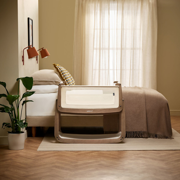 Snüz SnuzPod5 Bedside Bassinet.