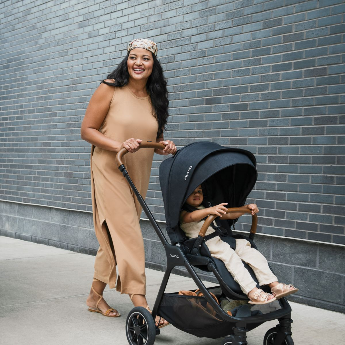 Nuna PIPA rx & TRIV next Travel System - Caviar/Cognac.