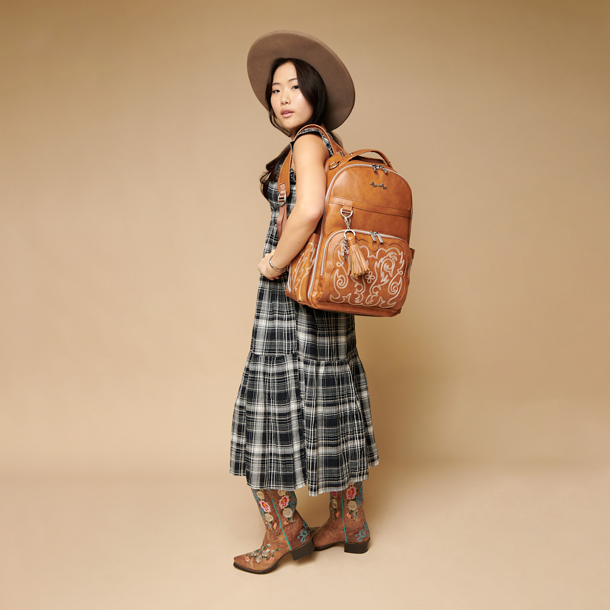 Itzy Ritzy Boss Plus Diaper Bag - Nash Saddle.