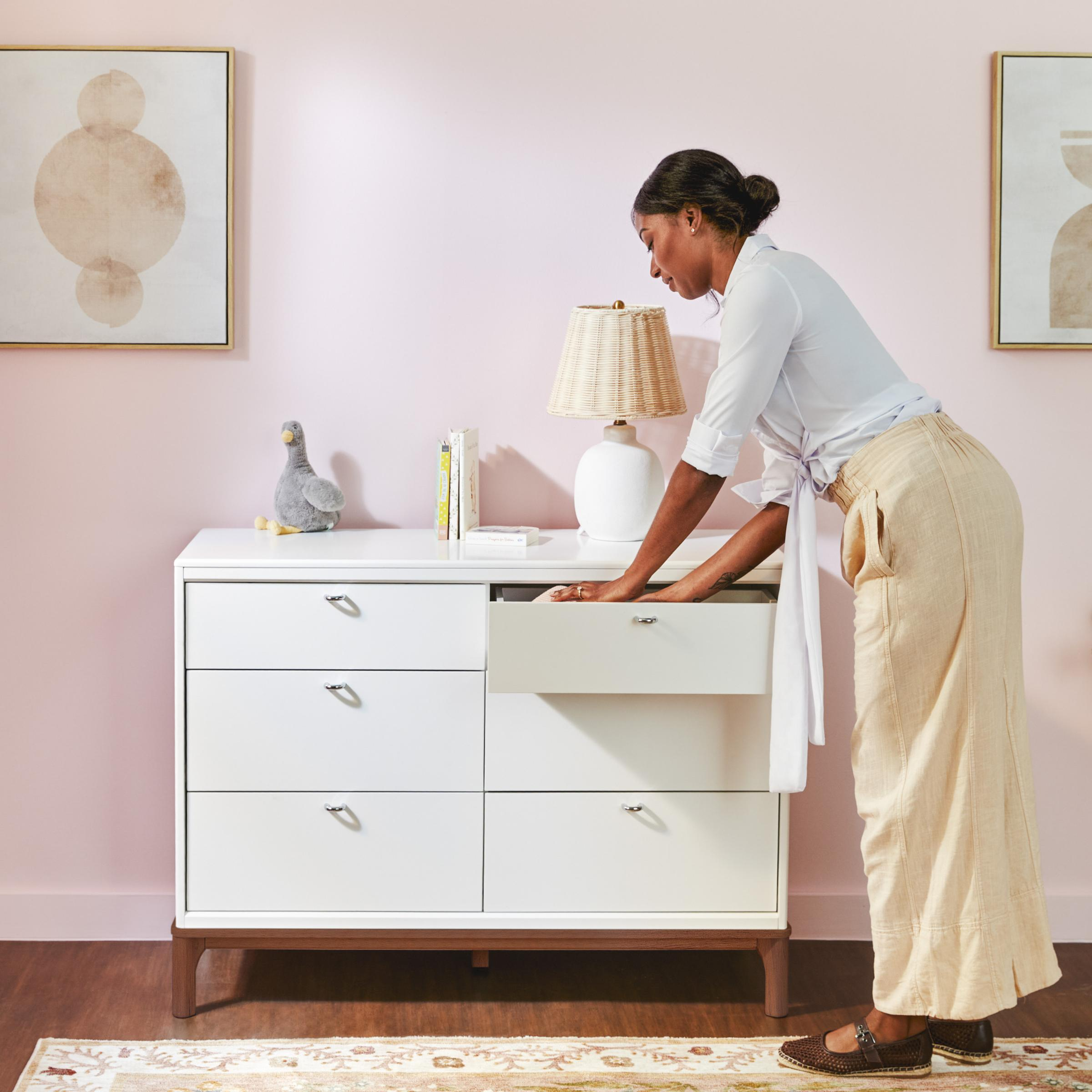 Little Seeds Laurel 6-Drawer Dresser - White.