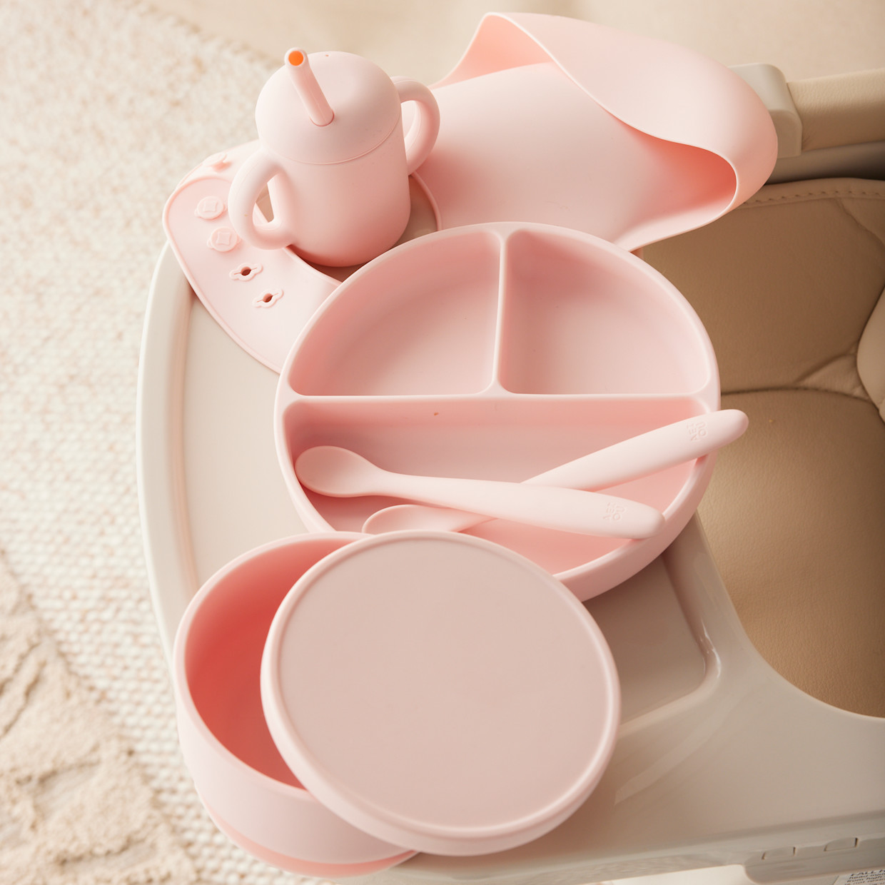 AEIOU Suction Divided Plate - Petal + Oat Milk.