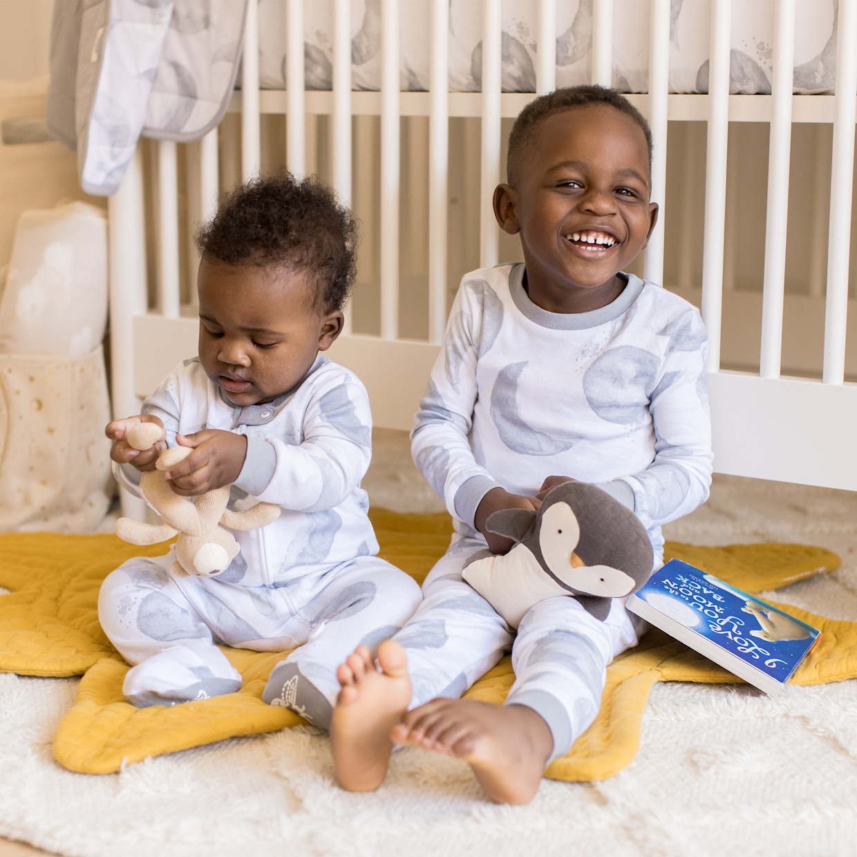 Burt's Bees Baby Organic Sleep & Play Footie Pajamas - Hello Moon, Newborn.