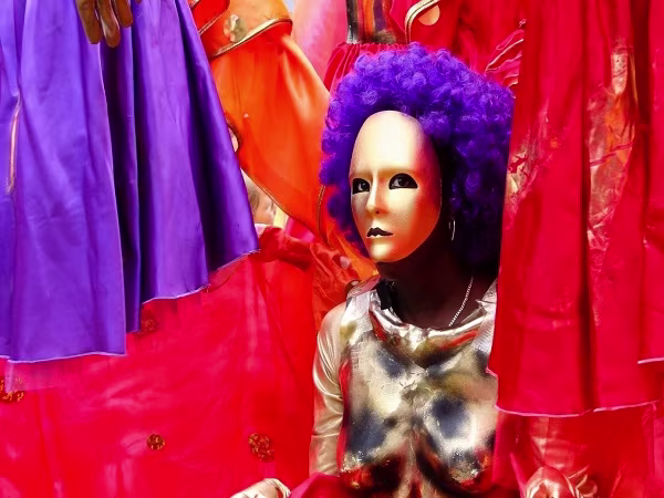 carnaval-touloulou-masque-or-600x450