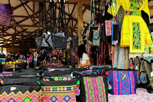 cacao-guyane-village-hmong-marche (1) 600x400