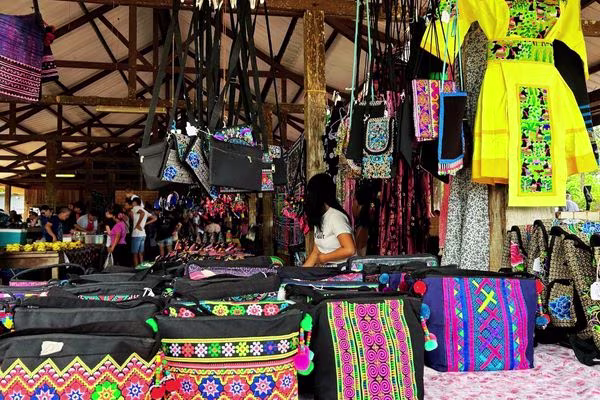 cacao-guyane-village-hmong-marche (1) 600x400