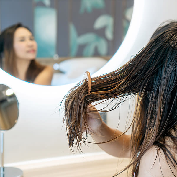 Tidak Baik Menyisir Rambut Saat Basah - Pantene