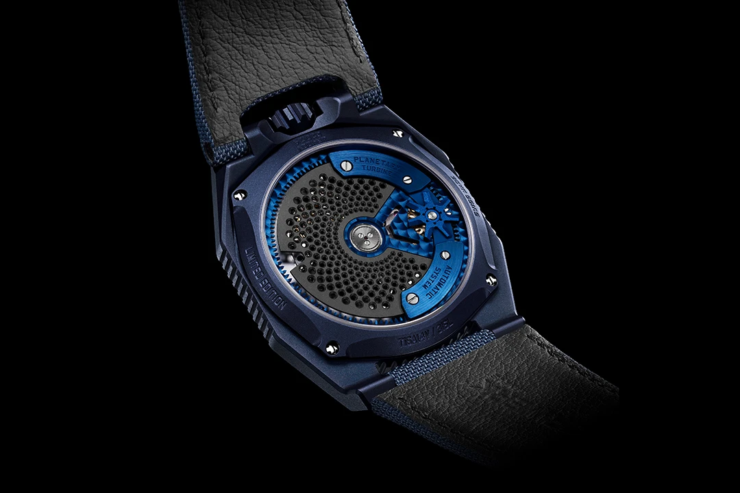Urwerk UR-100V “Blue Planet”