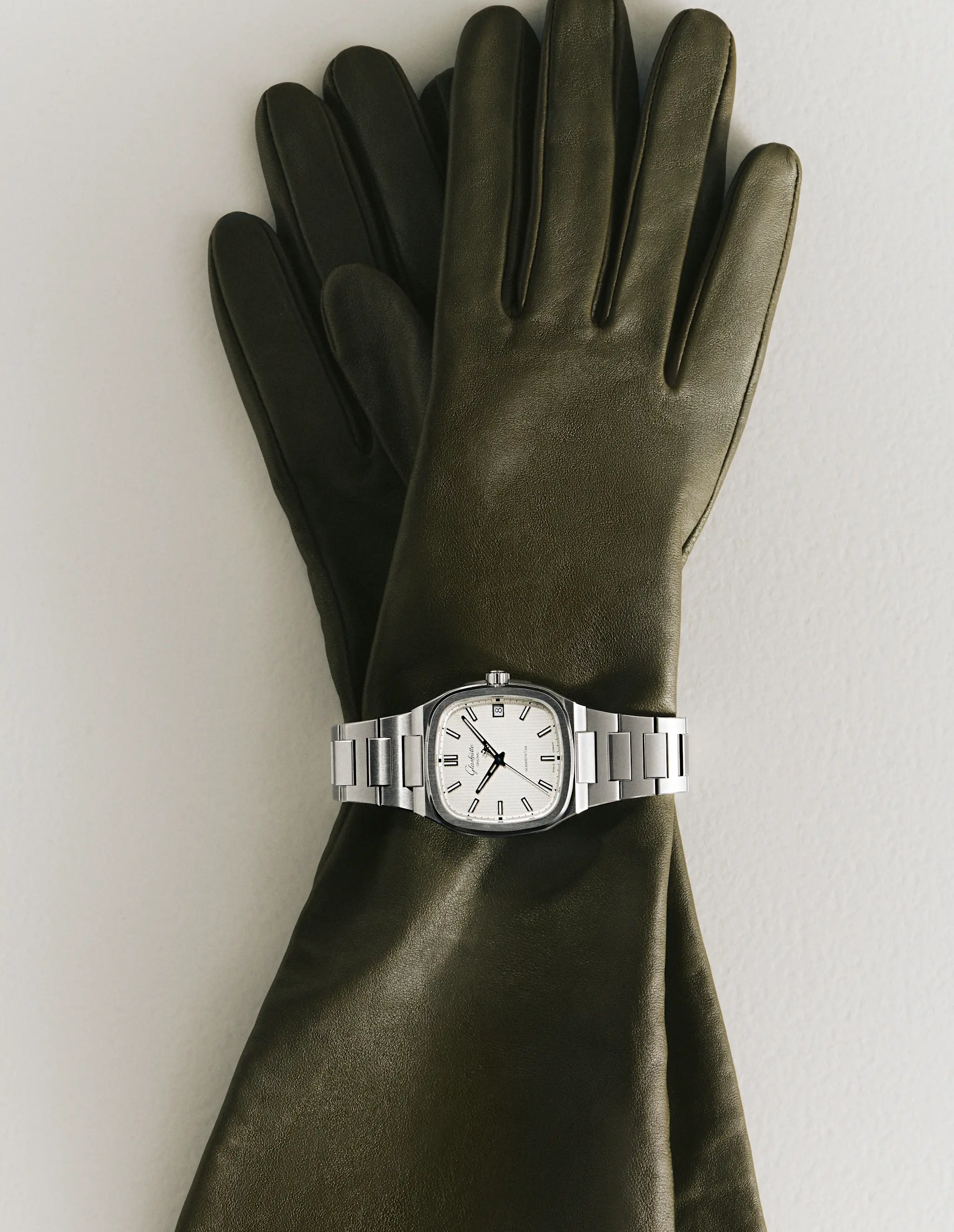Glashütte Original presents a new line in the vintage collection that celebrates the magical charm of analogue: The 70s - 9