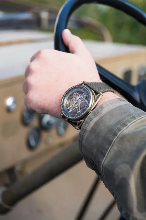 De Bethune’s DB28 GS “Yellow Submarine”