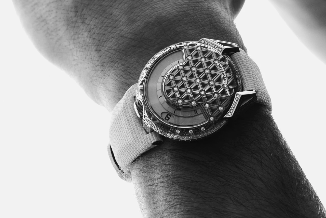 URWERK Debuts the New UR-101 Diamond Sky - Featured
