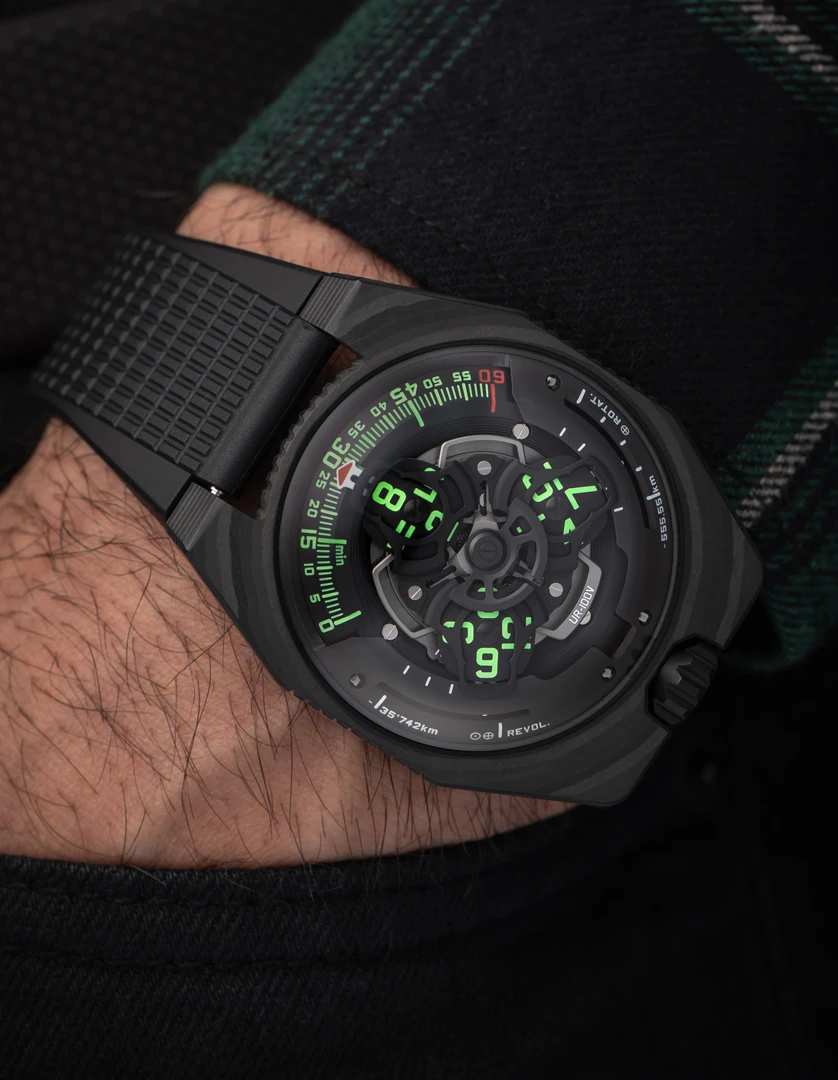 Urwerk Ur-100 v In Carbon